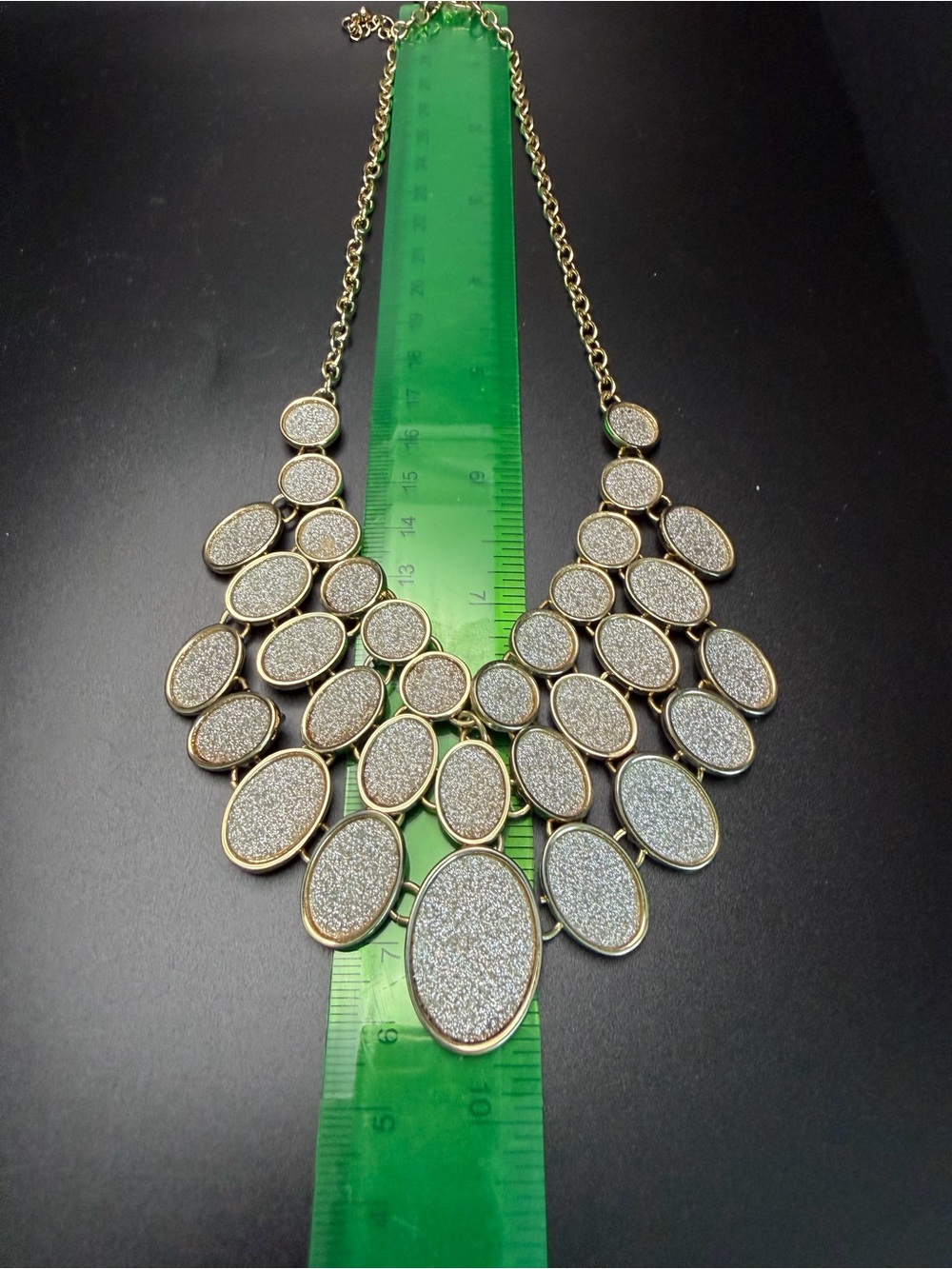 New York & Company signed. Vintage Gold-Tone Glitter Oval Statement Necklace - Picture 5 of 7